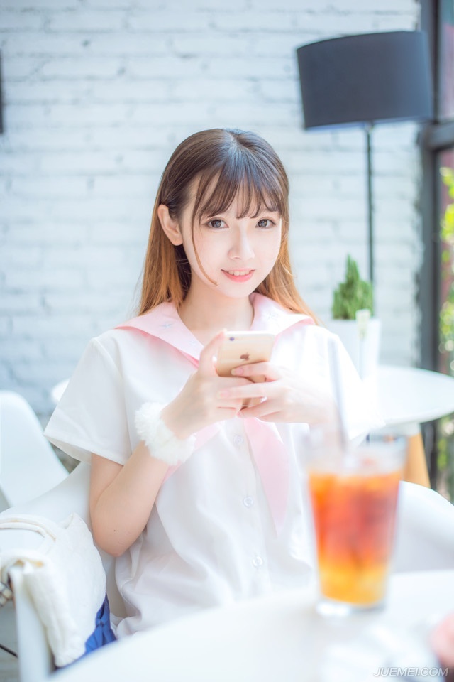 “没有万一。”庞统脸一黑，目光不善的瞪了魏延一眼，这话能随便乱说吗？自己若真出了事，第一个就得怪魏延。